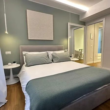 The Captain's Sirocco - Center Leonardo Academy Apartamento